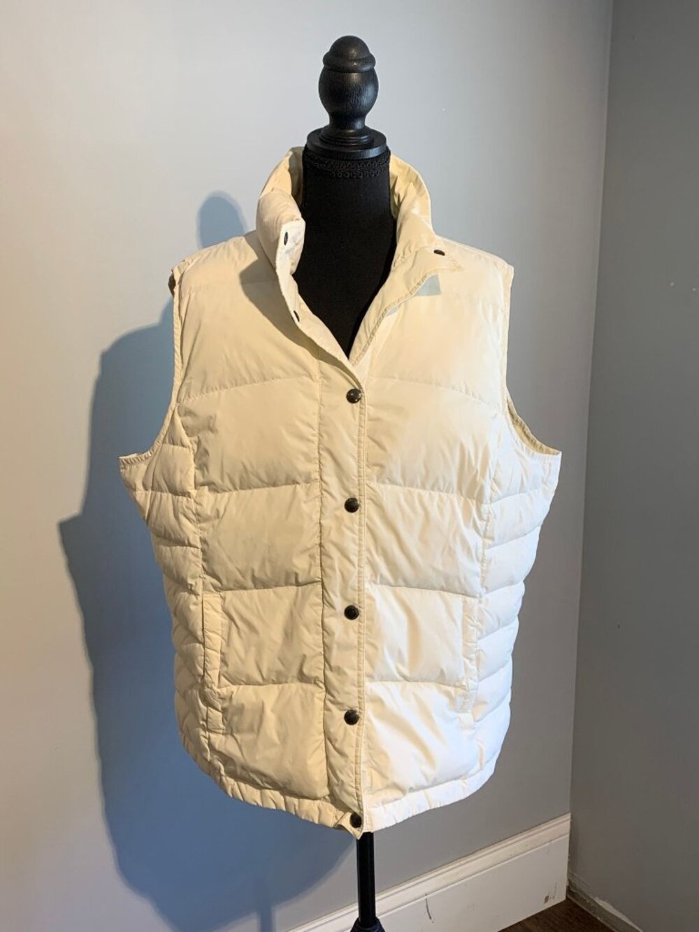 Lands End Womens White Puffer Vest XL Snap Front Quilted Down Size 18